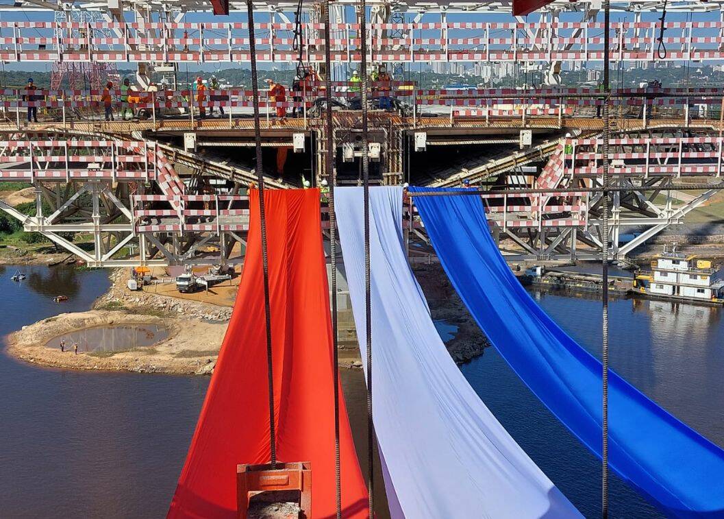 Puente Héroes del Chaco rinde homenaje a la patria con 93 de avance