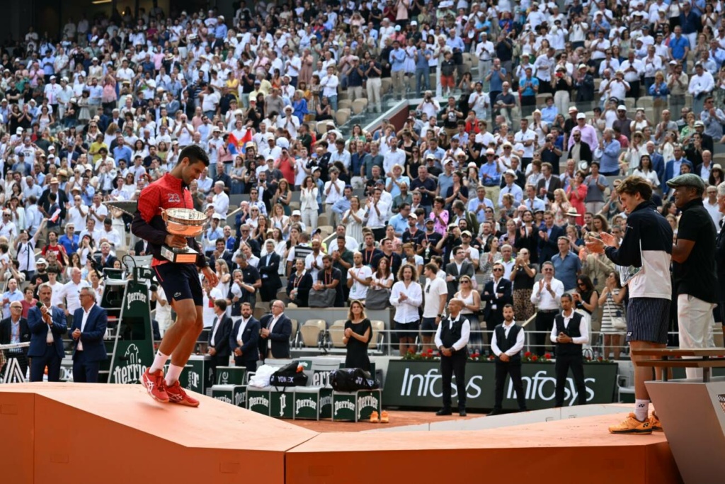 Video Novak Djokovic Triunf En Par S Y Se Convirti En El Tenista