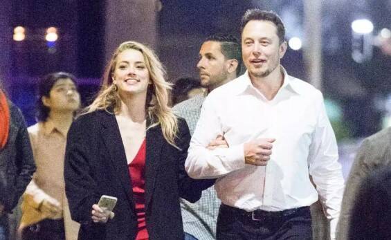 Dueño de Twitter publica una foto intima de su famosa ex