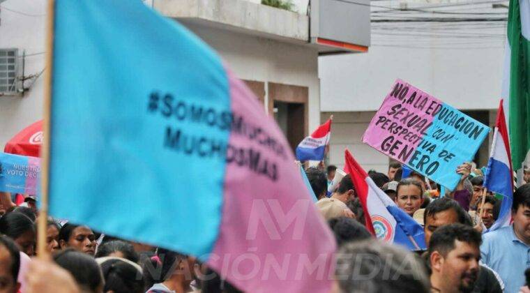 Grupos “provida” y “profamilia” se movilizan contra la “Transformación educativa”