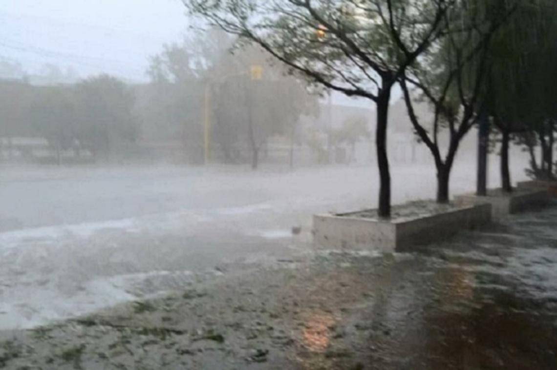 Meteorología: Emiten boletín especial con un fin de semana pasado por agua