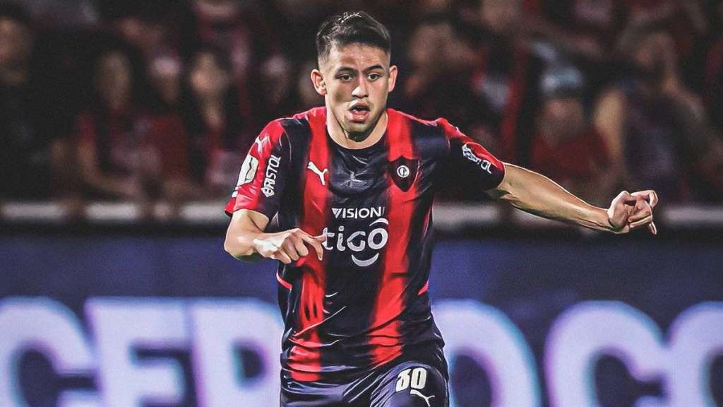 Fernando Ovelar quebra recorde ao estrear pelo Cerro Porteño aos