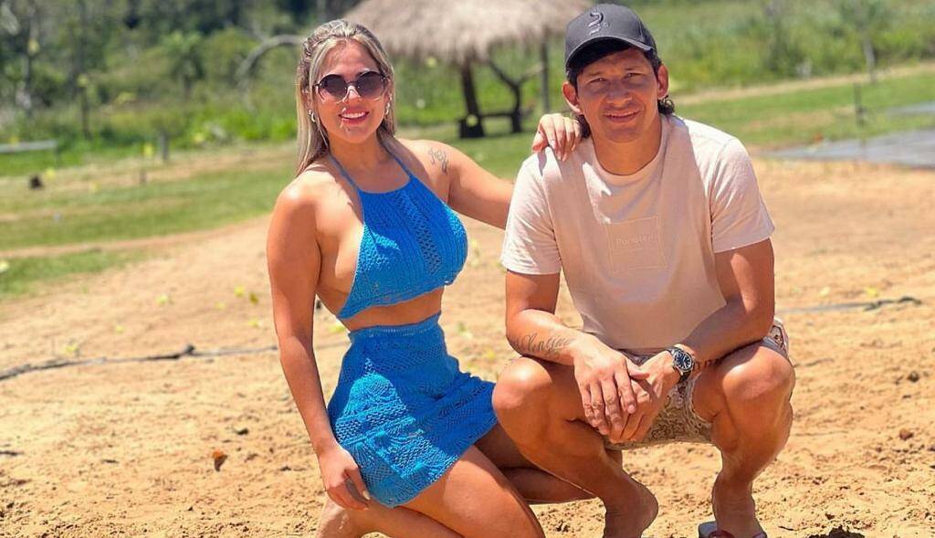 El pelotero “Búfalo” Ovelar, con su sexy esposa, a solas en el campo