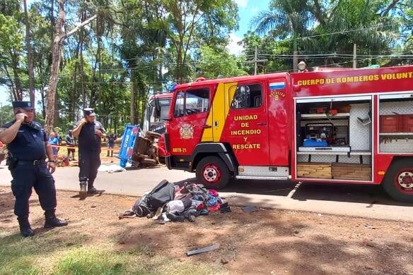 Padre e hijo fallecieron en aparatoso accidente en el Este