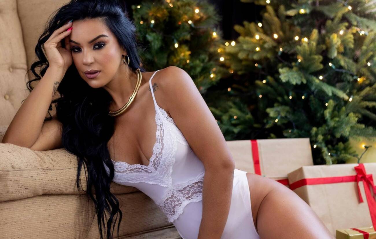 ¡Mamacita Noel! La doña del DT de Olimpia y su destape navideño