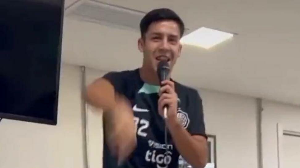 [VIDEO] El canto de aquellos que le dedicó un pelotero de Olimpia ¡a Diego Churín!