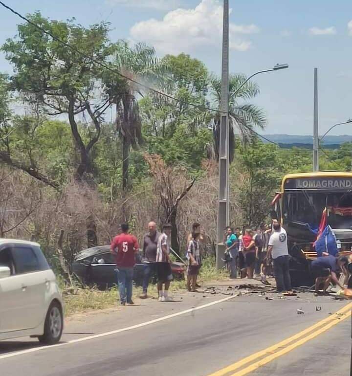 Grave accidente entre colectivo y un auto sobre la Ruta Luque-San Ber