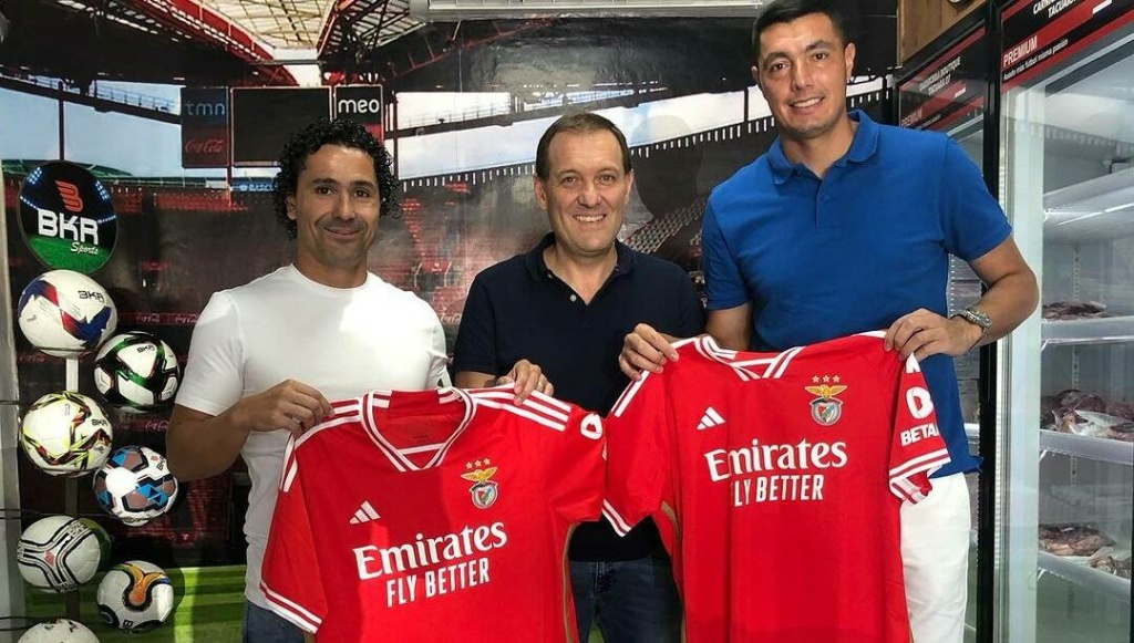 Hinchas del Benfica llegaron al país y buscaron a «Tacuara»