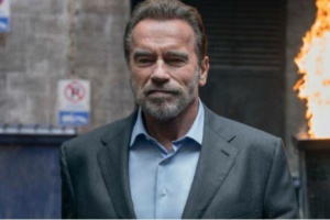 ¡Arnold Schwarzenegger se va convirtiendo en «Terminator» de verdad!