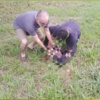 Gracias a una firuláis encontraron al bebé tirado en un patio baldío