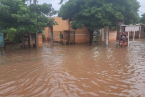 La enorme cantidad de agua que cayó en Concepción convirtió barrios en “lagunas gigantes”