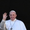 La foto del papa de la que todos están hablando: de no generar interés a un emblema de humildad