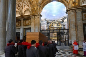 El Papa Francisco ya descansa en el lugar que él eligió: la basílica que es símbolo de la Virgen María