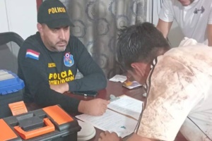Se metió en casa ajena con el “purete”, la poli fue para agarrarlo y una turba atacó a los uniformados