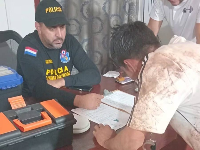 Se metió en casa ajena con el “purete”, la poli fue para agarrarlo y una turba atacó a los uniformados